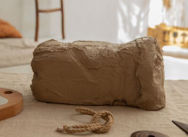 Bloc d'argile avant modelage